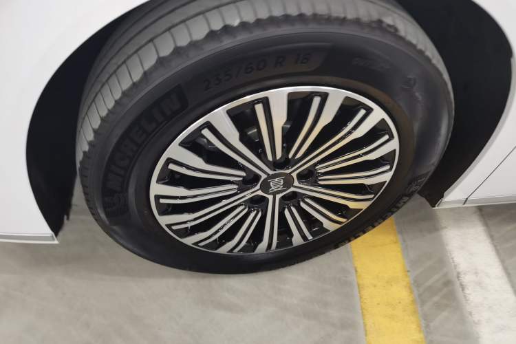 Used BYD Xia 2025 DM-i 1.5T 180km Excellence Model
