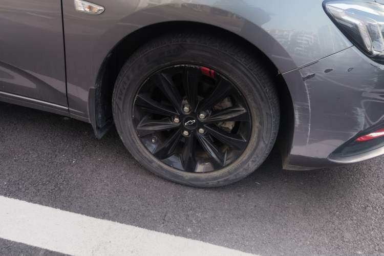 Used Chevrolet Monza 2020 Light Hybrid Redline 320T Dual-Clutch Joyful Edition