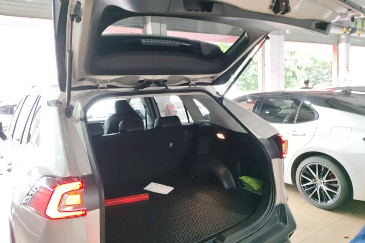 Used Toyota Wildlander 2022 2.0L CVT Two-Wheel Drive Luxury PLUS Edition
