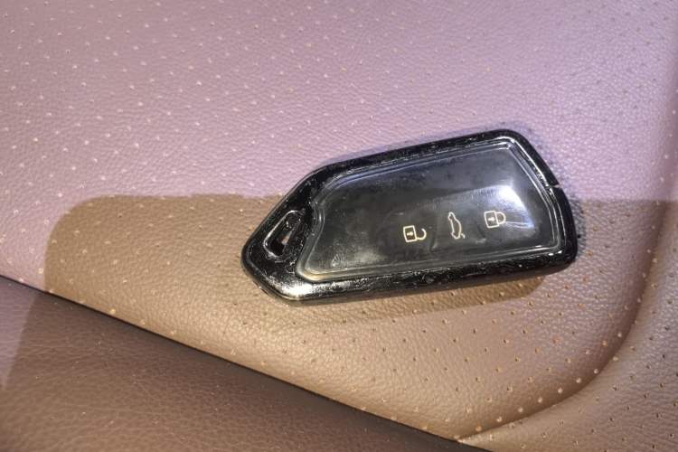 Used Volkswagen Lamando 2024 Lingdu L 200TSI DSG Trendy & Spicy Edition
