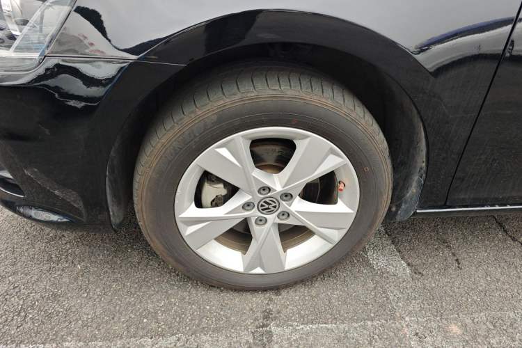 Used Volkswagen Bora 2015 Value Edition 1.6L Automatic Comfort Version
