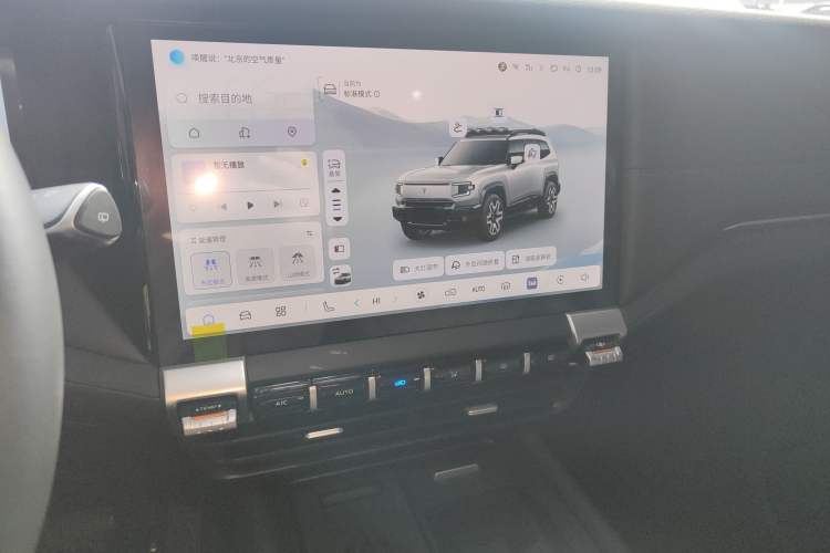 Used  G318 2024 Four-Wheel-Drive Air Suspension Model