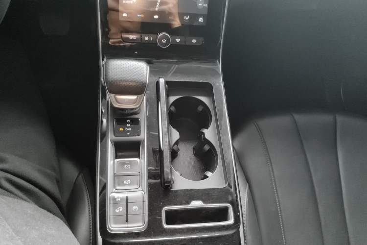 Used Roewe RX5 MAX 2021 Supreme Series 400TGI Automatic Luxury Cabin Edition
