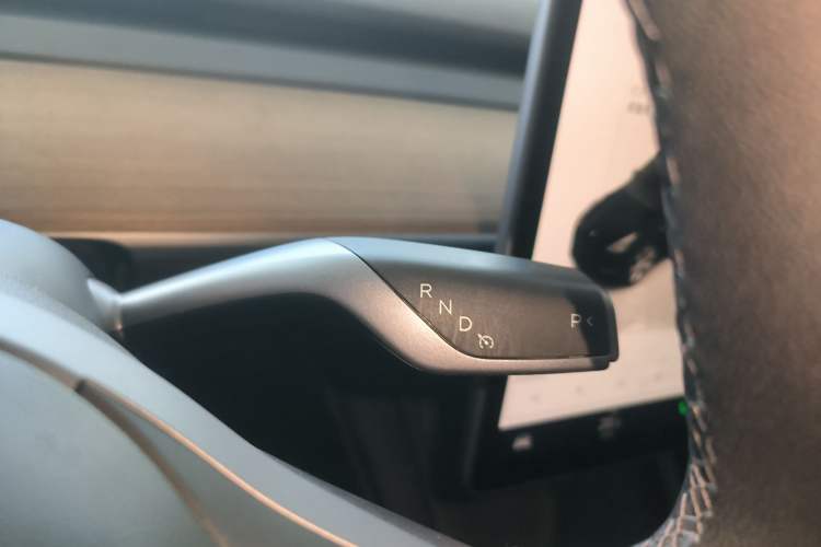 Used Tesla Model Y 2022 Rear-Wheel-Drive Version
