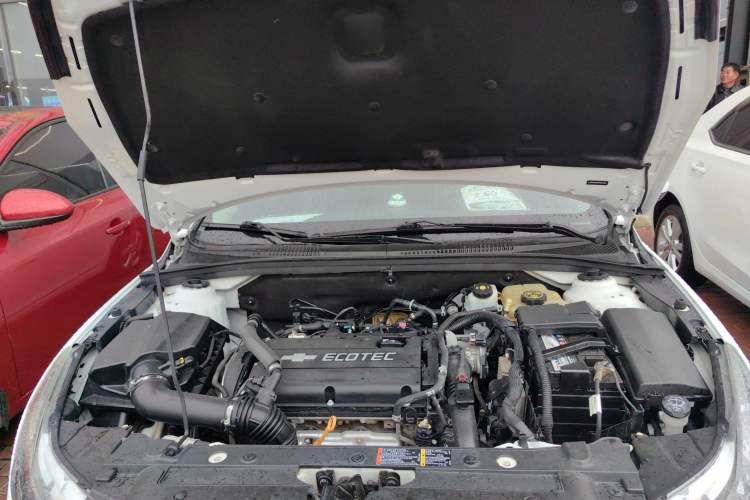 Used Chevrolet Cruze 2013 Hatchback 1.6T Automatic Flagship Model
