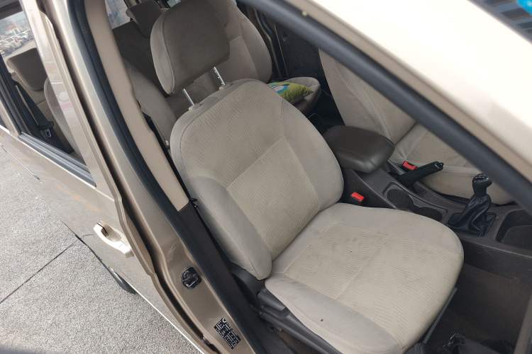 Used Wuling Rongguang V 2016 1.2L Standard Version