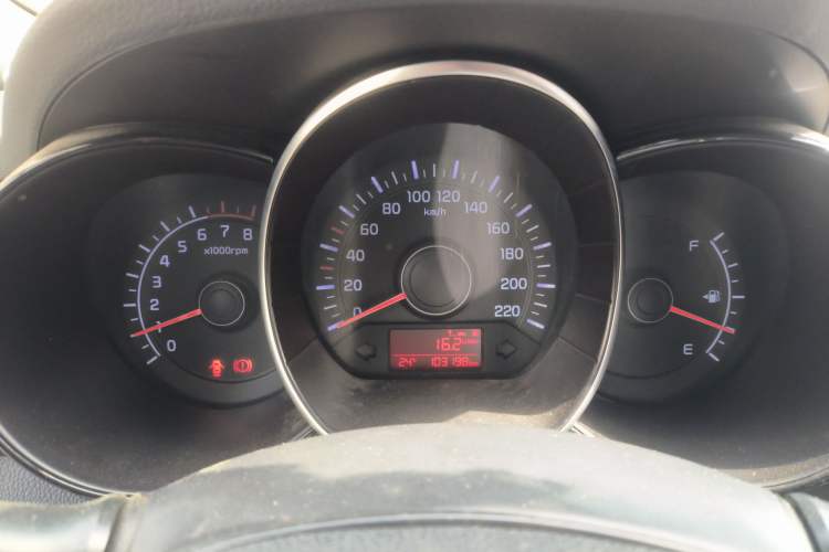 Used Kia K2 2015 Sedan 1.4L MT GLS
