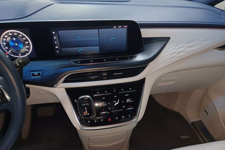 Used Buick GL8 2020 Avenir Avia Four-Seat Luxury Edition
