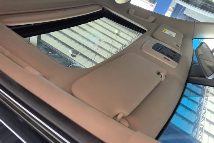 Used Toyota Avalon 2019 2.0L Luxury Edition China VI Standard
