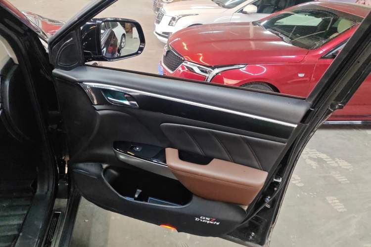 Used GAC Trumpchi GS7 2017 320T Four-Wheel Drive Luxury Smart Connectivity Model
