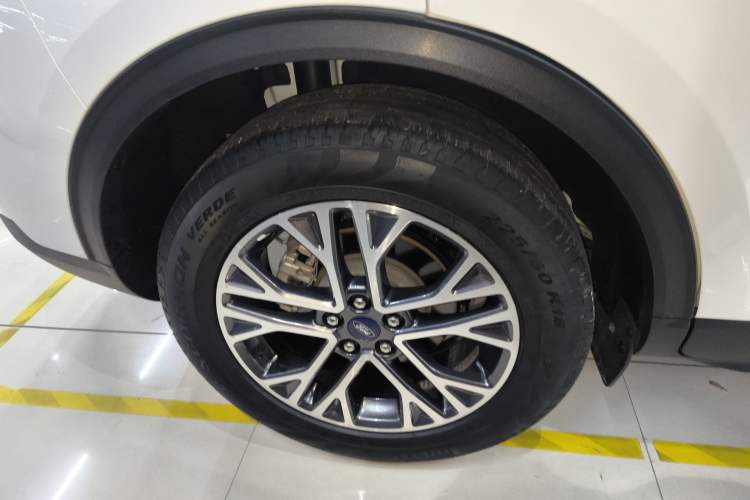 Used Ford Escape 2020 EcoBoost 245 Two-Wheel-Drive Titanium Edition