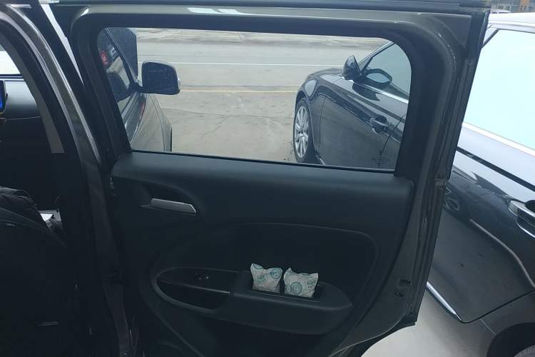 Used ORA White Cat 2022 Xiaoyue Mao Edition 401 km Flagship Model Lithium Ternary
