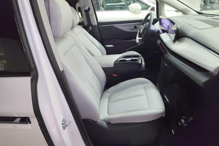 Used Buick GL8 2025 Lu Zun Deluxe Edition
