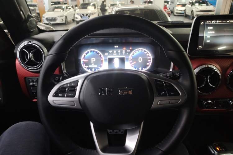 Used  BJ40 2020 2.0T Automatic Four-Wheel Drive Urban Hunter Edition Chivalrous Type
