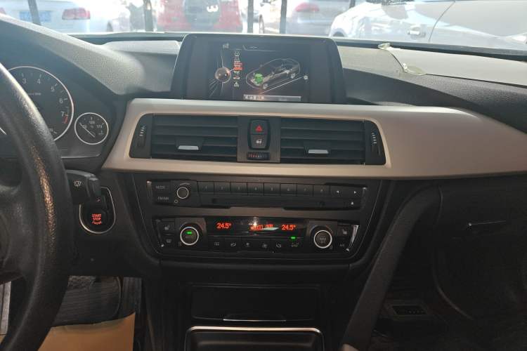 Used BMW 3 Series 2014 320Li Fashion Model
