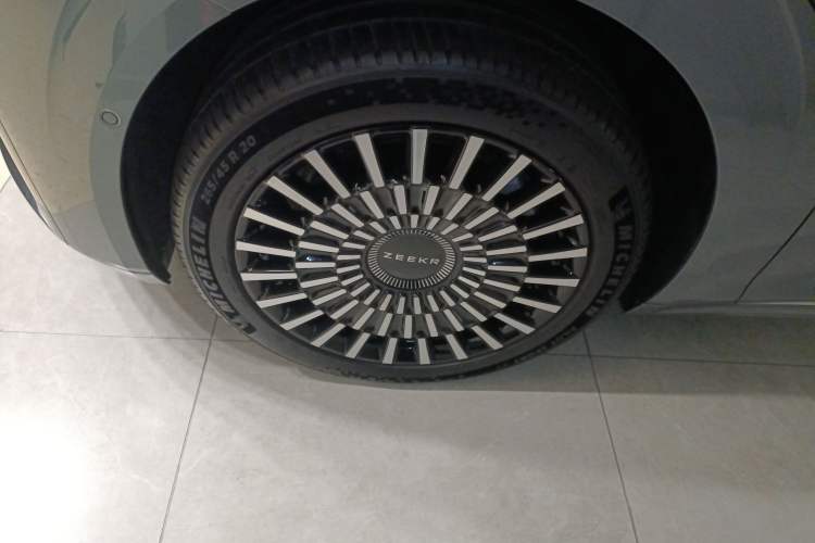 Used Zeekr 009 2024 7-Seater Walk-Through Version Four-Wheel Drive 108 kWh