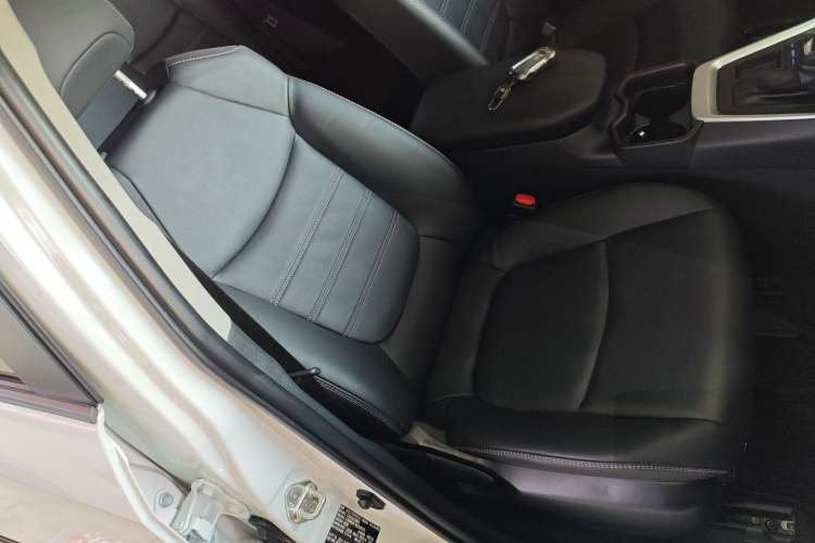 Used Toyota RAV4 2021 2.0L CVT Two-Wheel Drive Fashion PLUS Edition
