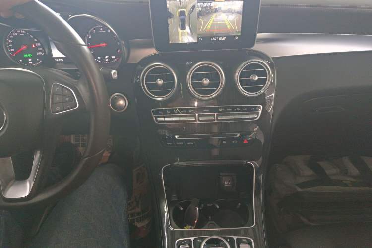 Used Mercedes-Benz GLC 2019 Facelift GLC 260 L 4MATIC Luxury Model
