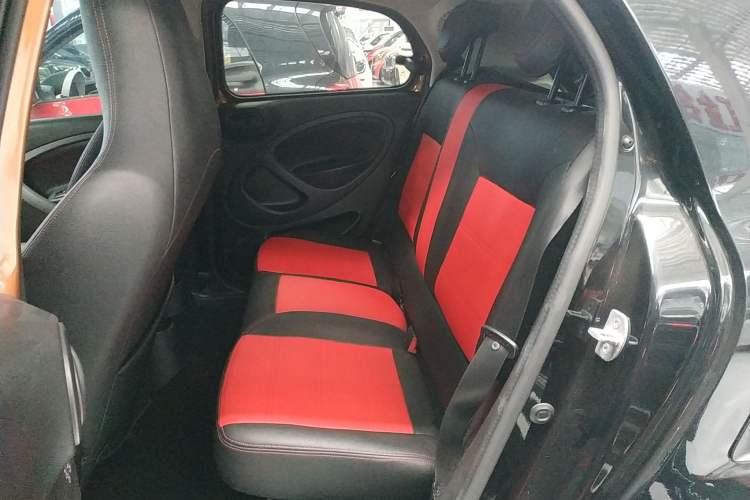 Used  forfour 2016 1.0L 52 kW Dynamic Edition
