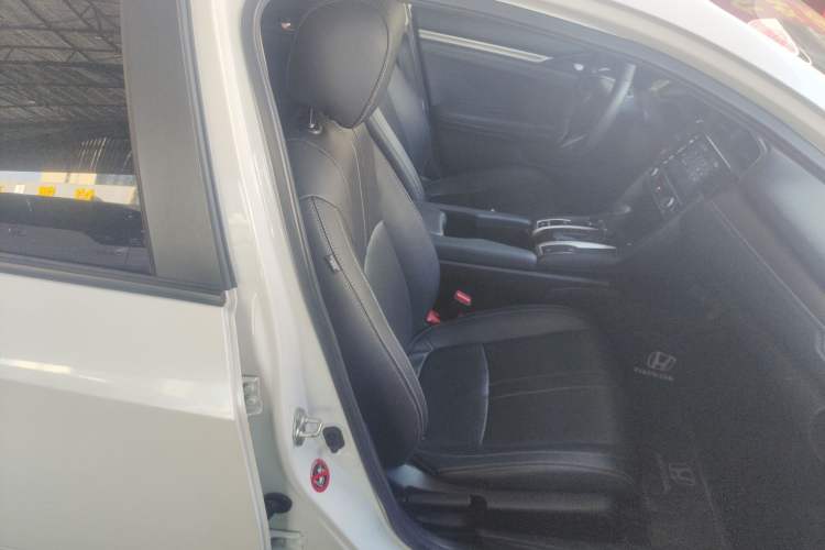 Used Honda Civic 2016 220TURBO CVT Luxury Edition
