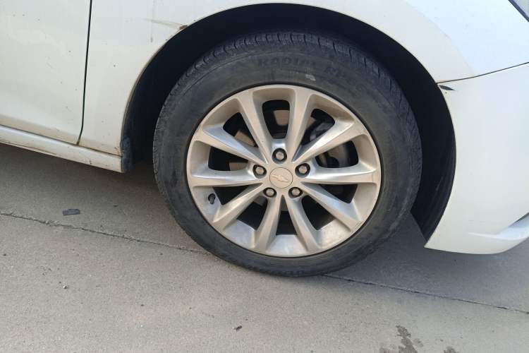 Used Chevrolet Cruze 2017 1.5L Automatic Pioneer Sunroof Edition
