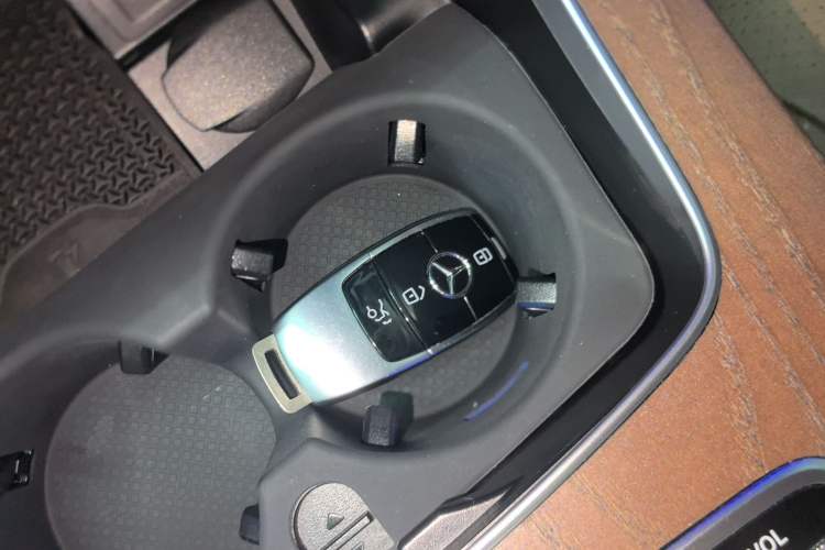 Used Mercedes-Benz E-Class 2023 Updated E 300 L Fashion Edition
