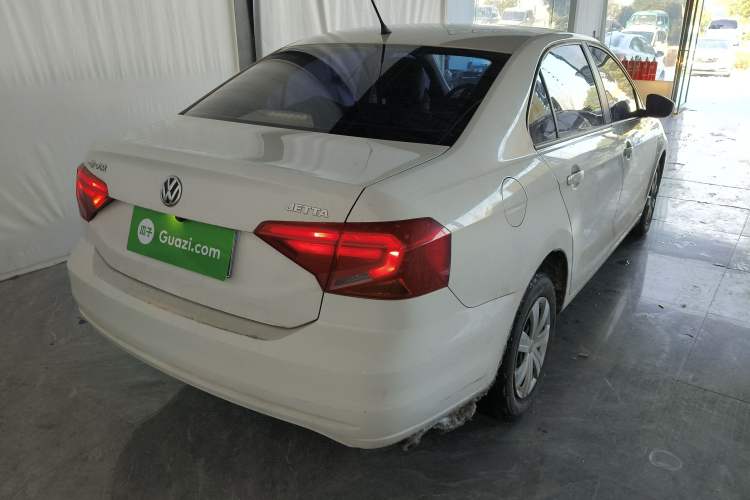 Used Volkswagen Jetta 2017 1.4L Manual Fashion Edition
