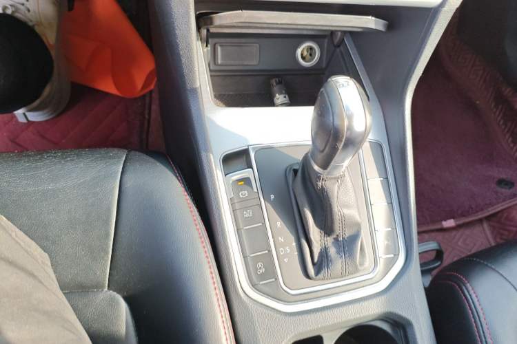 Used Volkswagen Golf Sportsvan 2016 230TSI Automatic Trend Edition
