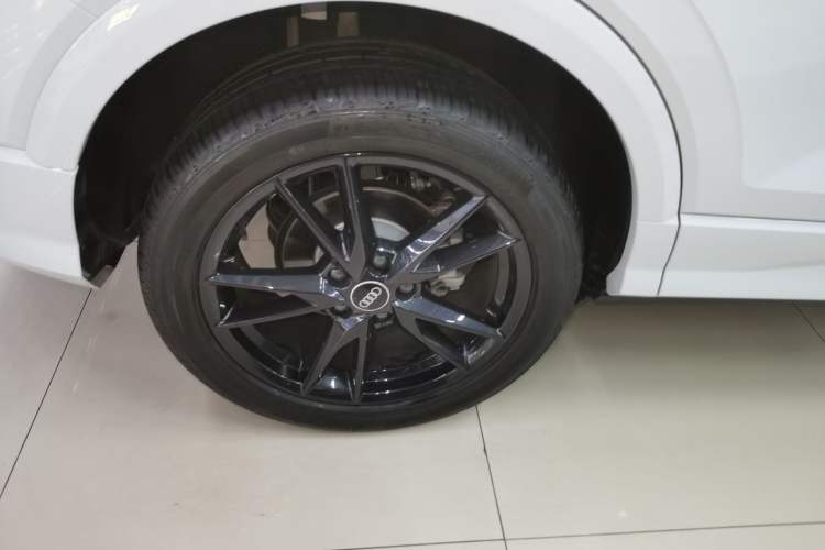 Used Audi Q2L 2023 35TFSI Progressive Dynamic Edition
