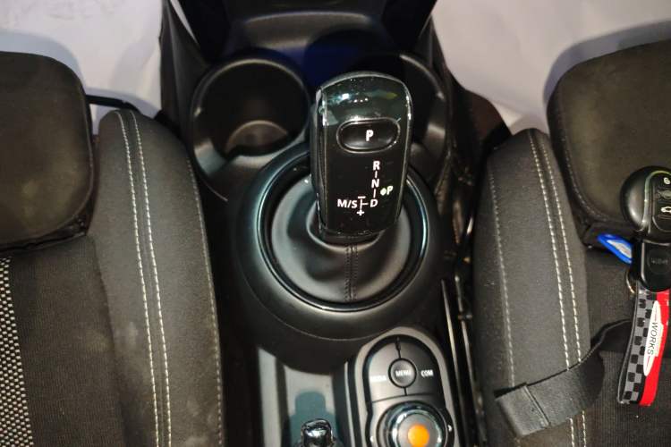 Used  MINI 2018 1.5T COOPER Racing Driver
