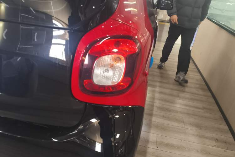Used  fortwo 2018 1.0L 52kW Hardtop Dynamic Version China V
