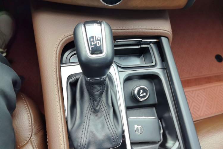 Used Volvo XC90 2019 T6 Zhiyi Edition 7-Seater China VI Standard
