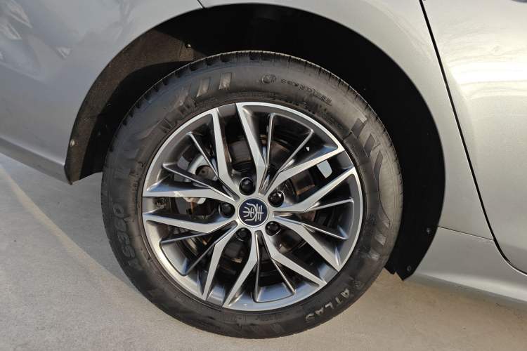 Used BYD Qin PLUS 2021 DM-i 120KM Prestige Model
