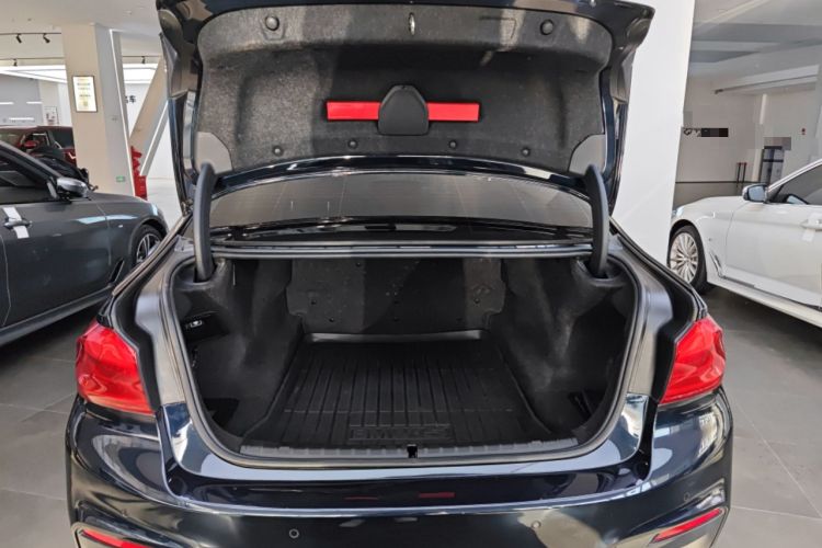 Used BMW 5 Series 2018 530Li Leading Model M Sport Package
