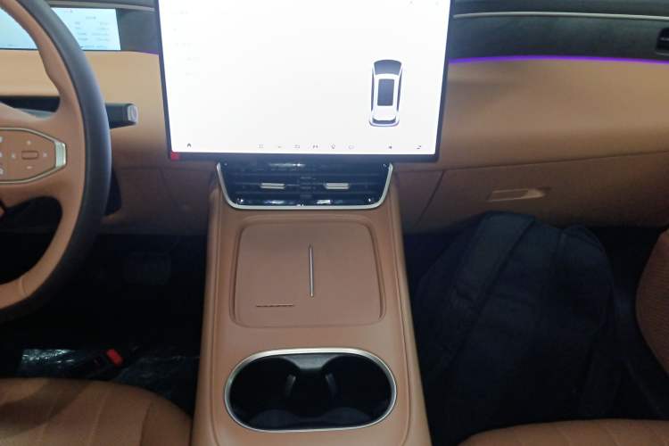 Used Dongfeng Aeolus Aeolus L8 
