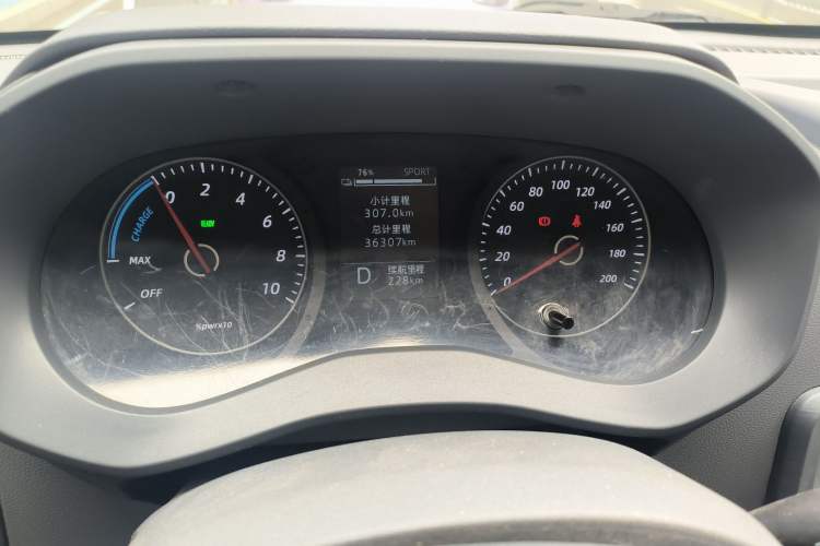 Used Wuling Yangguang 2024 300KM Comfort Version Passenger Van 75kW
