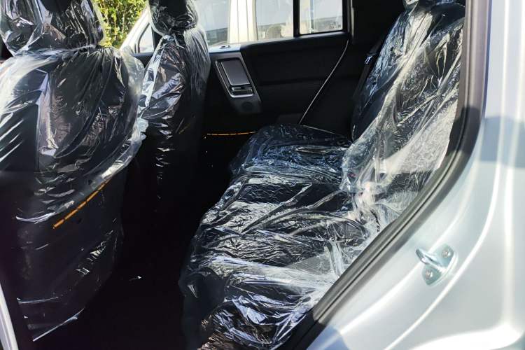 Used  V23 2025 401 Two-Wheel Drive Advanced Edition
