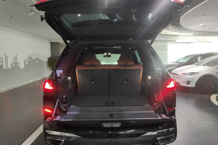 Used BMW X7 2020 xDrive40i Luxury M Sport Package