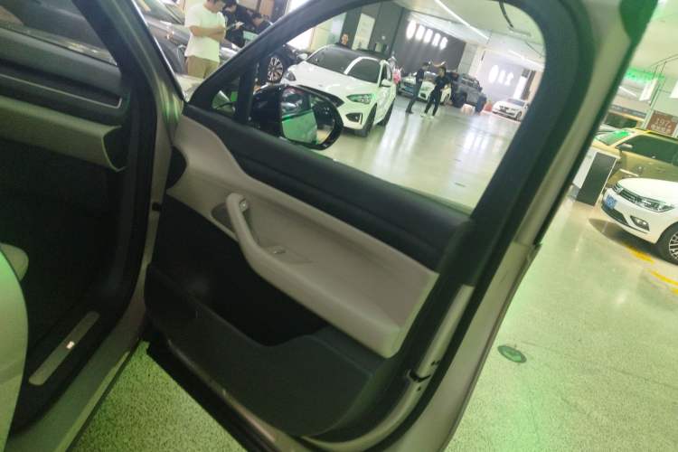 Used Nio ES8 2024 75 kWh
