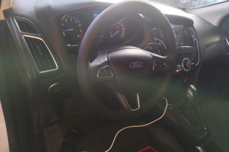 Used Ford Focus 2015 Hatchback 1.6L Automatic Fashion Edition