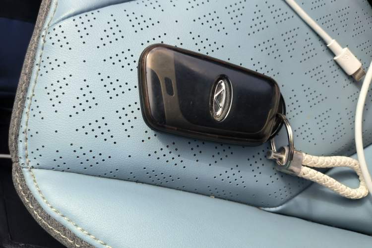 Used Chery Little Ant 2022 Sweet Pink Edition Half-Sugar Version 3-Cell Lithium 30kW 301km
