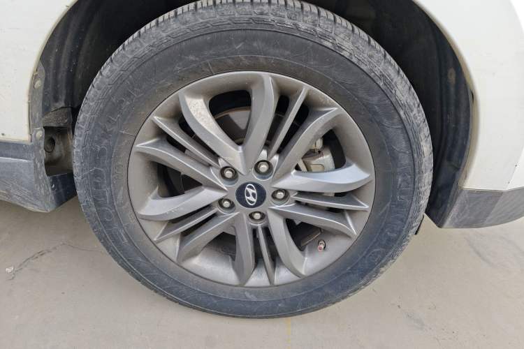 Used Hyundai ix35 2013 2.0L Automatic Two-Wheel Drive Smart GLS China IV Standard
