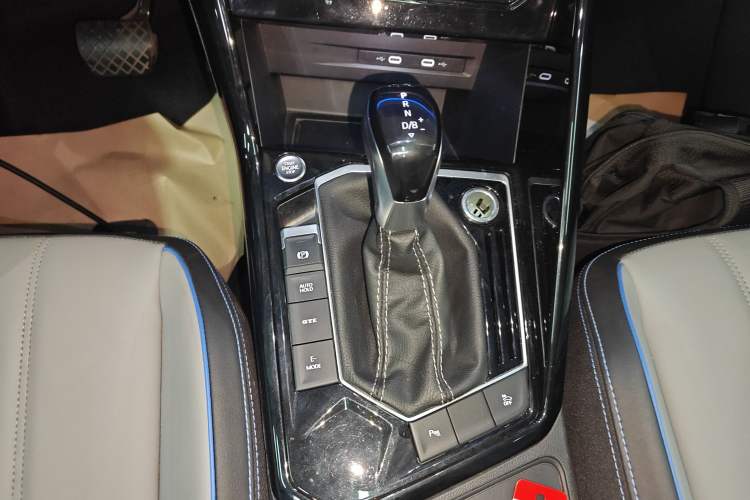 Used Volkswagen Tayron GTE Plug-in Hybrid 2023 280TSI Luxury Plus Advanced Edition
