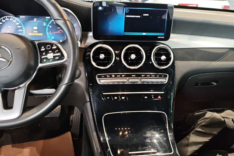 Used Mercedes-Benz GLC Coupe 2020 GLC 260 4MATIC Coupe SUV
