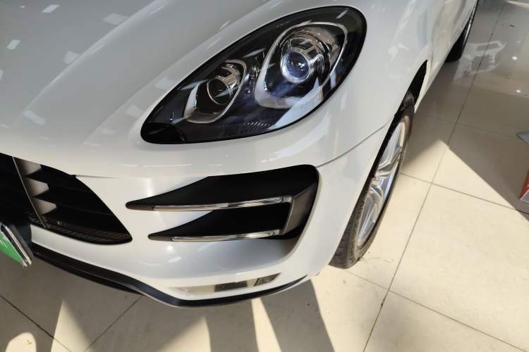 Used Porsche Macan 2016 Macan Turbo 3.6T
