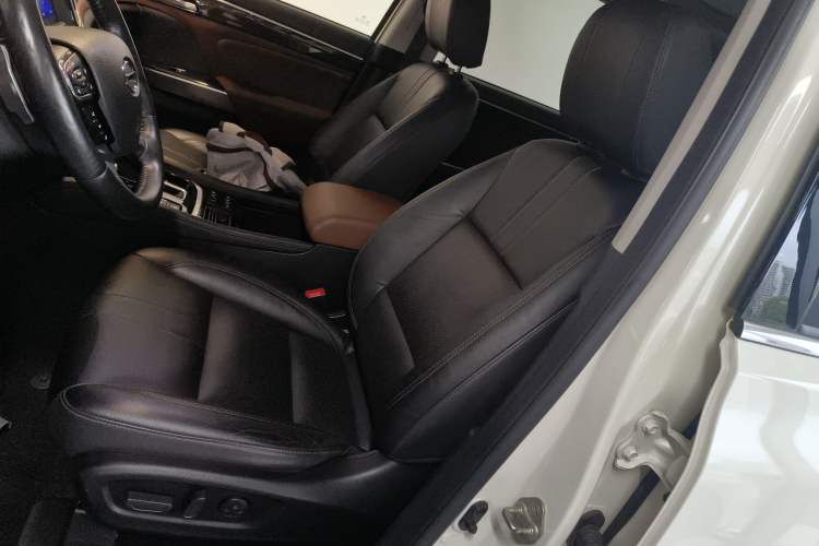 Used GAC Trumpchi GS8 2017 320T Two-Wheel Drive Luxury Smart Connectivity Version (7 Seats)
