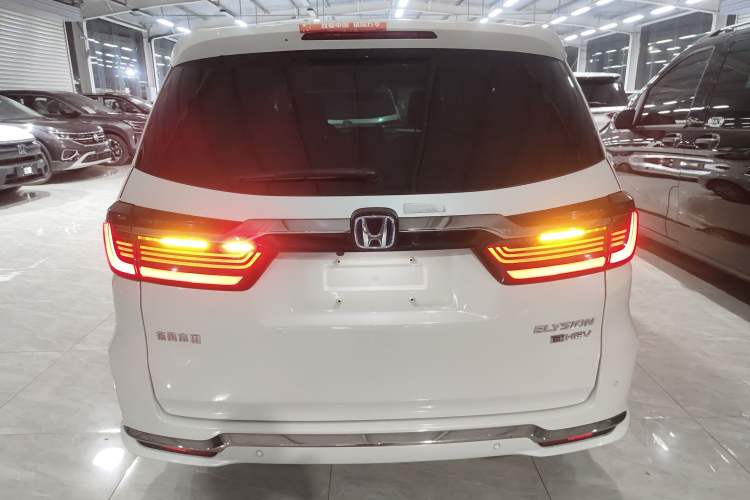 Used Honda Elysion 2022 2.0L eHEV Luxury Edition
