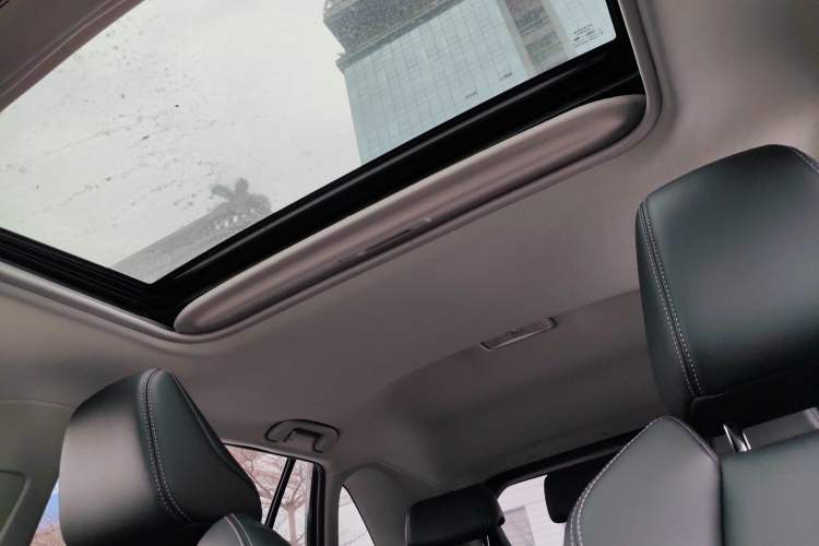 Used Toyota Wildlander 2020 Dual-Engine 2.5L E-CVT Two-Wheel Drive Luxury Edition
