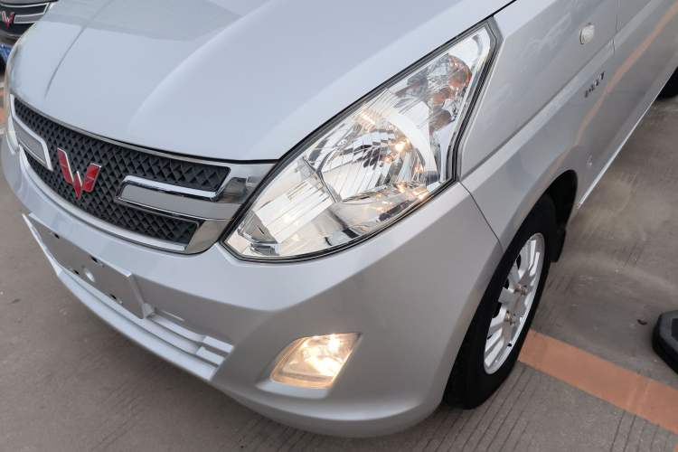 Used Wuling Rongguang V 2016 1.5L Standard Version
