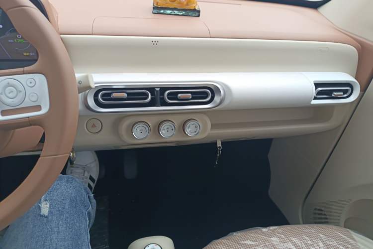 Used Wuling Hongguang MINIEV 2024 3rd Generation 215km Advanced Version
